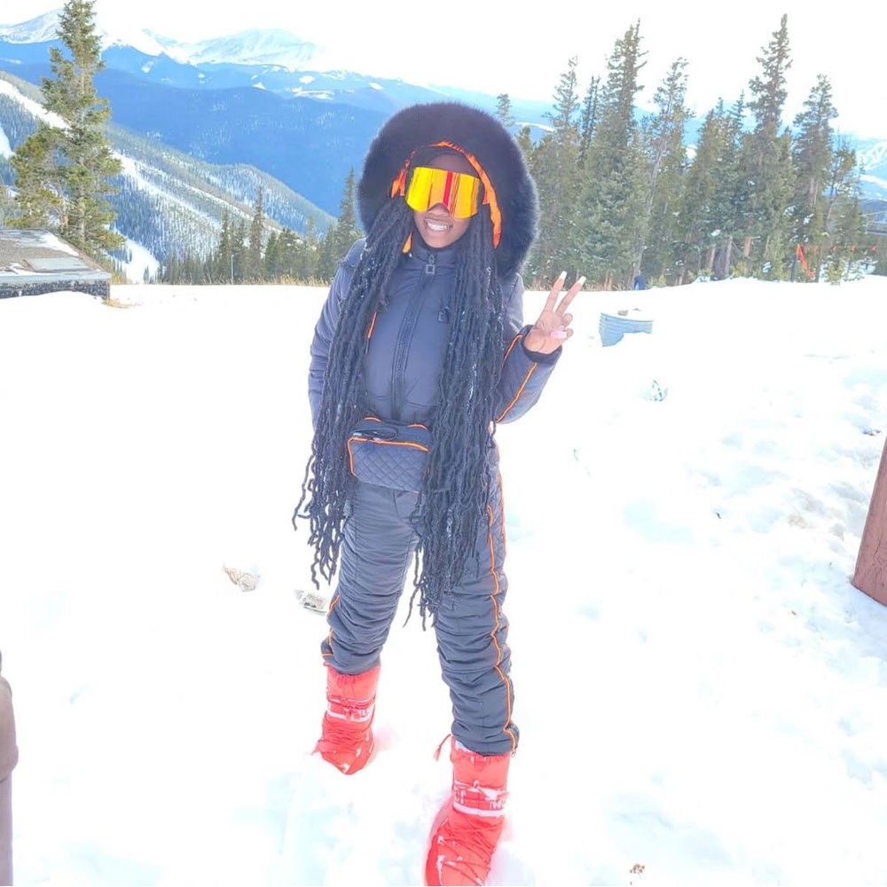 Custom snowsuit - Picture 3 of 3